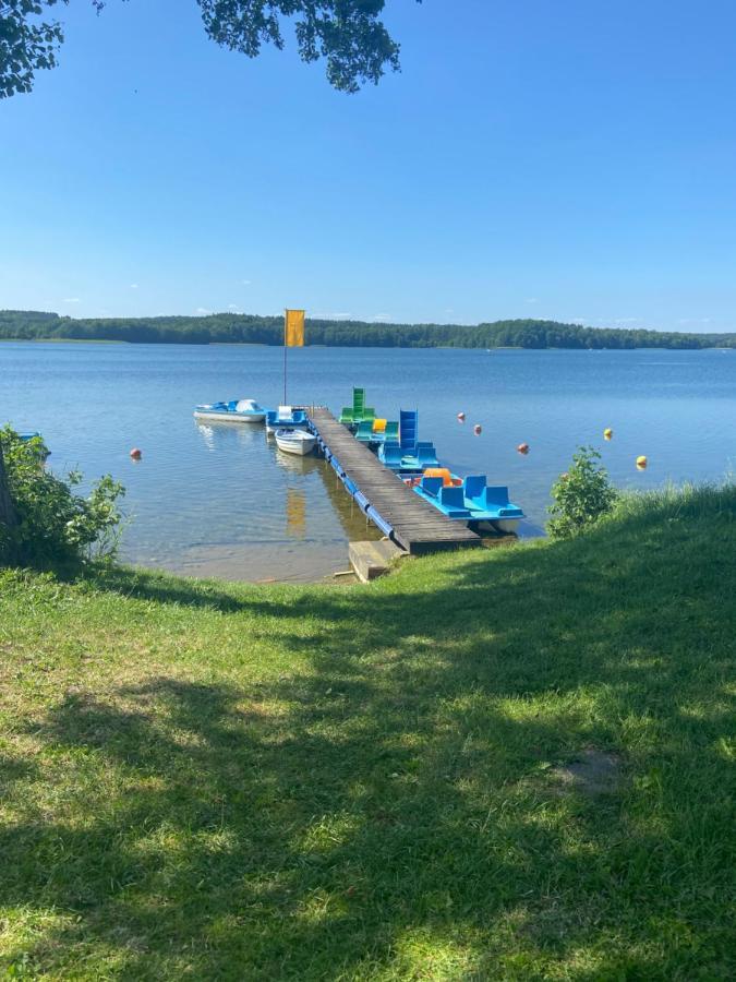 Dom Nad Jeziorem Charzykowy Villa Buitenkant foto